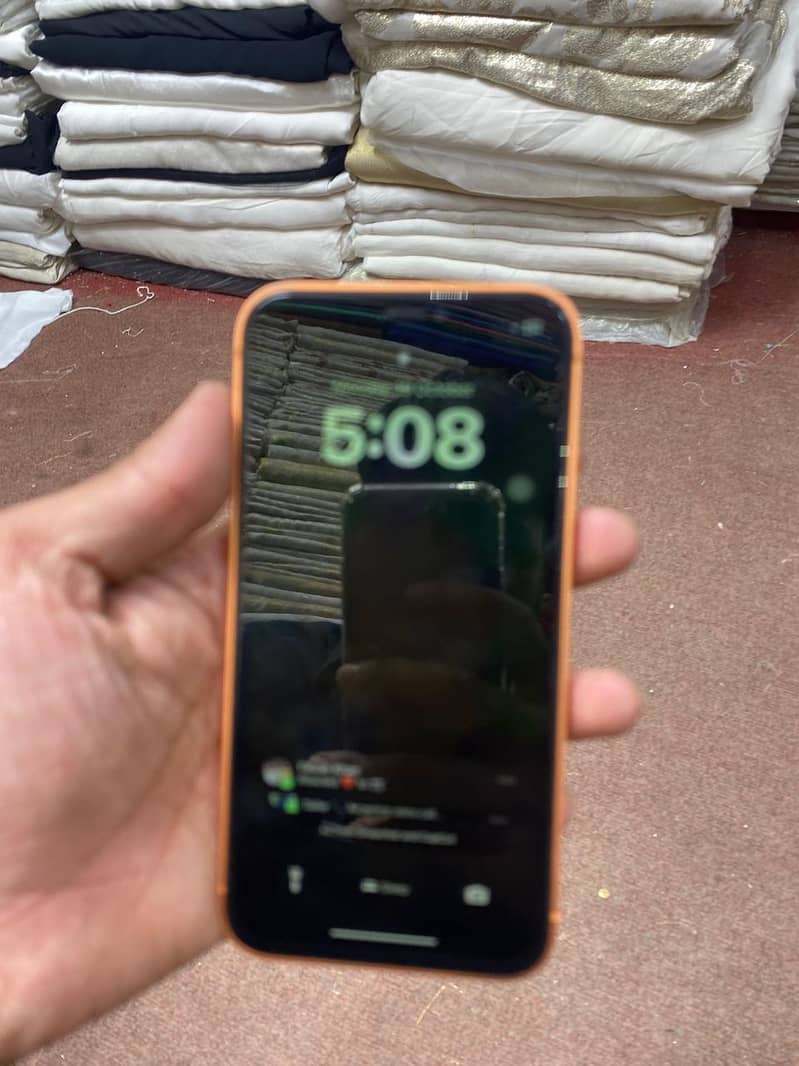 Apple iPhone XR 1