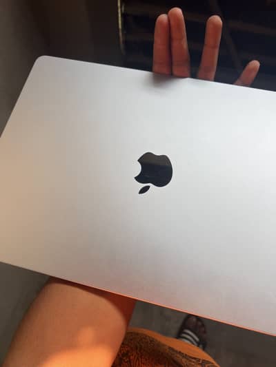 Macbook M4 Air 256gb Condition 10/9.5 16gb ram Brand new