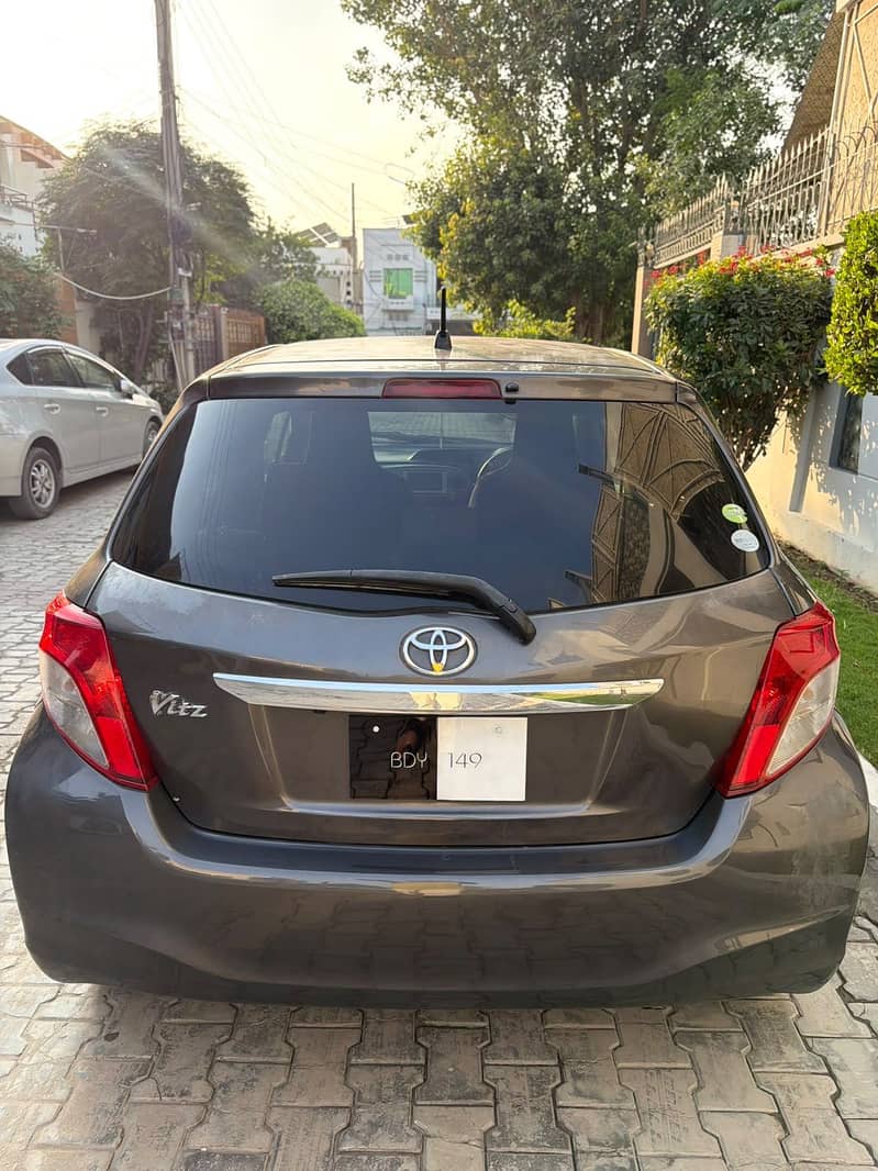 Toyota Vitz 2012 1