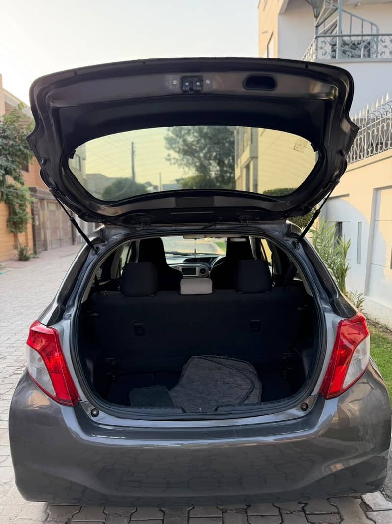 Toyota Vitz 2012 2