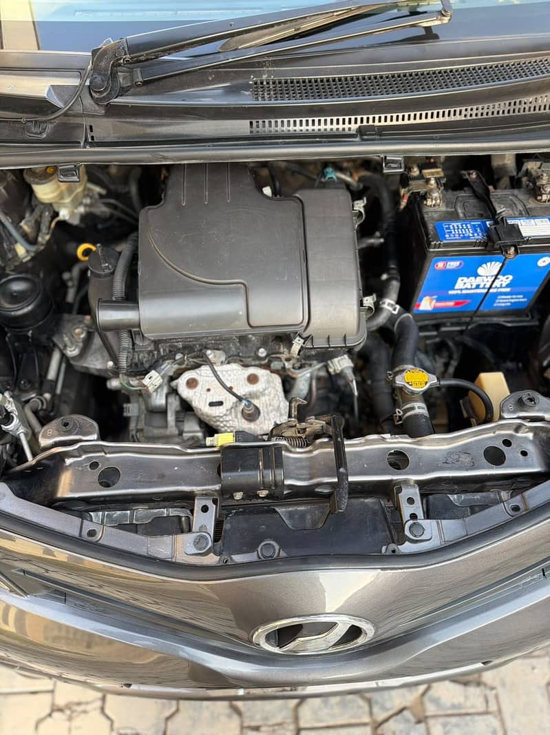 Toyota Vitz 2012 10