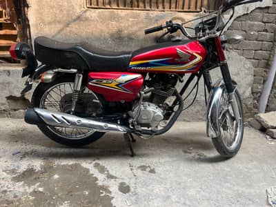 Honda 125 2019 model good condition Documents complete bio on the spot