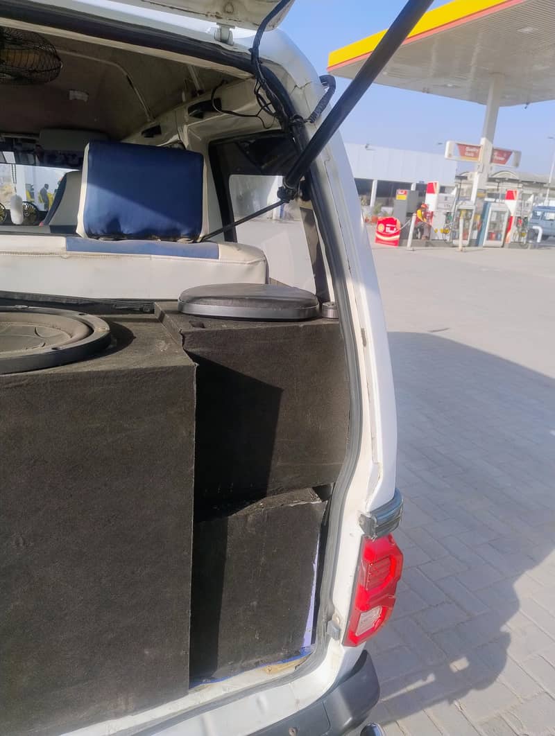Suzuki Bolan 2014 13