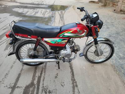 Honda 70 21 model urgent sale 03247678712