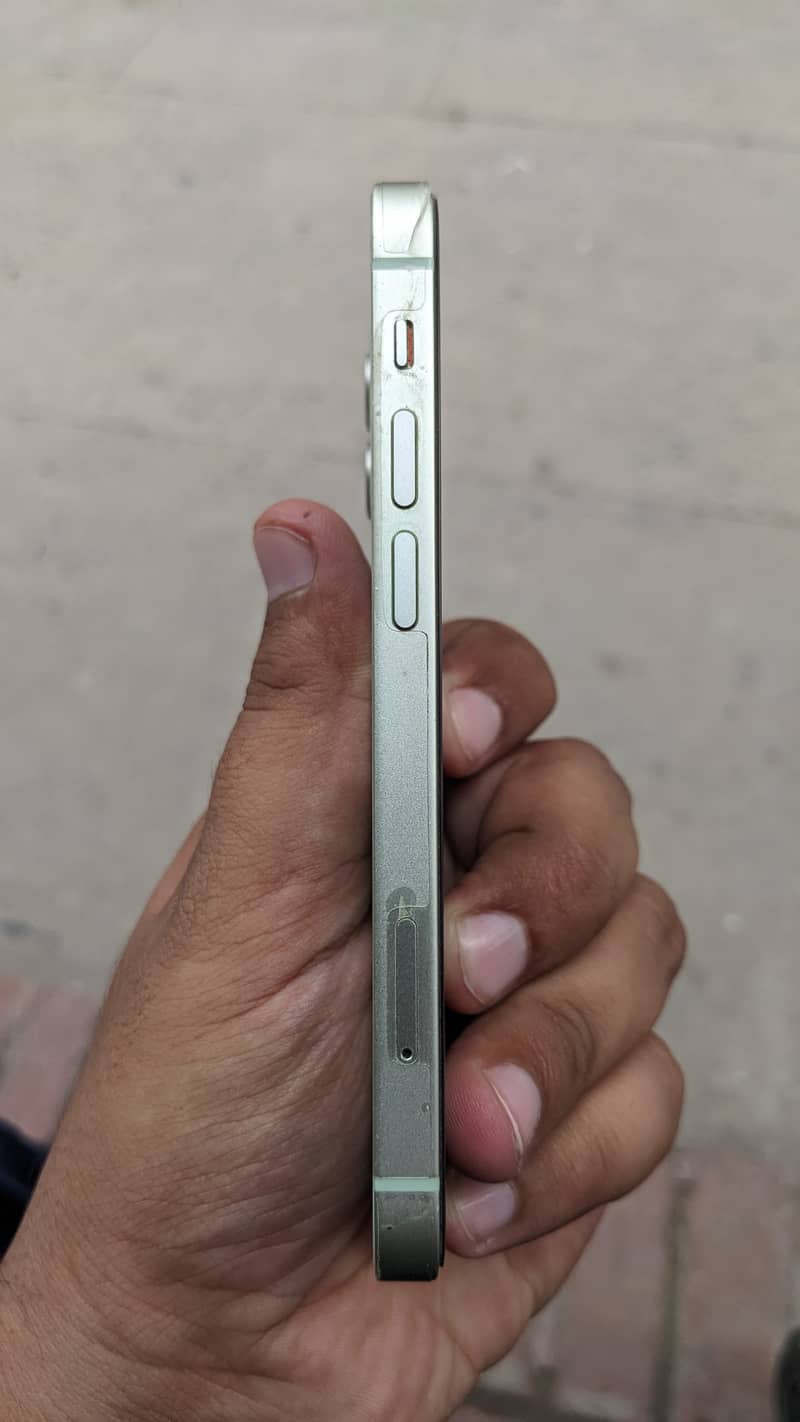 Apple iPhone 12 mini 1