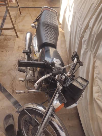125 self start 2019 model genuine condition