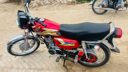 Honda 125cc  red