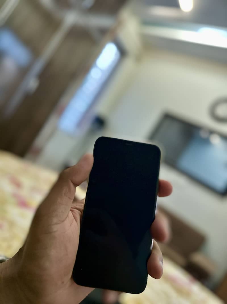 Apple iPhone 11 Pro 1