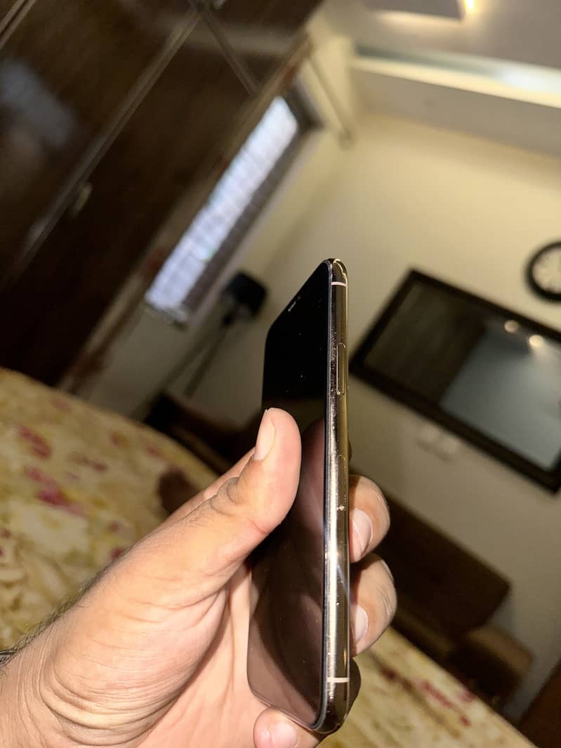 Apple iPhone 11 Pro 5