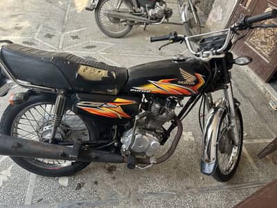 honda 125 total urgnal hai set ka kam hony wala hai bs
