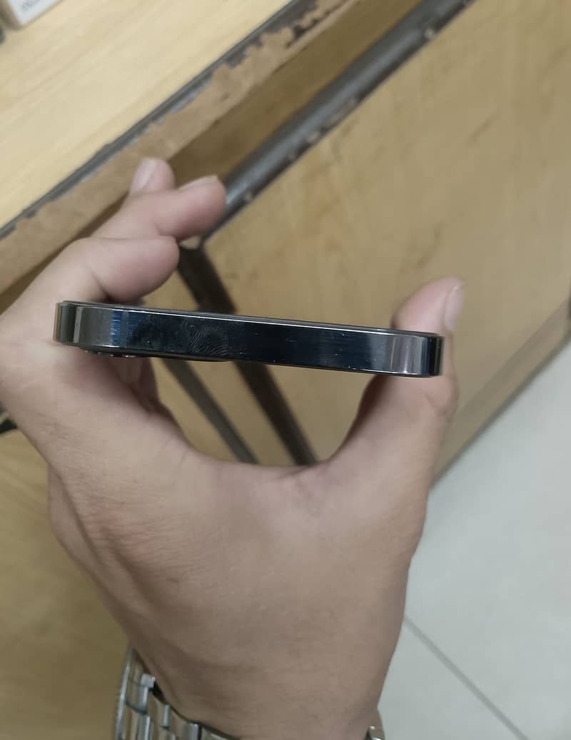 Apple iPhone 12 Pro 2