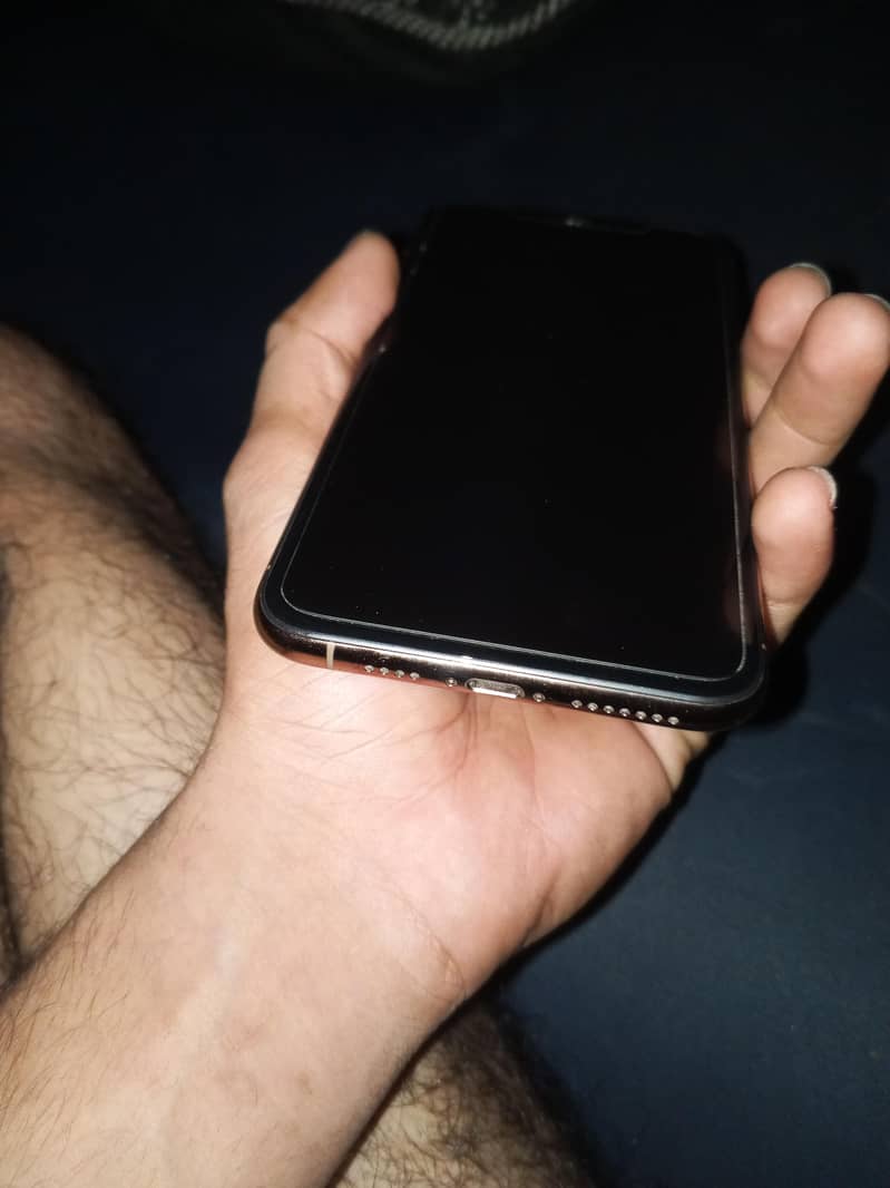Apple iPhone 11 Pro Max 3