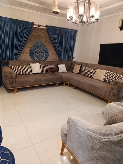 7 Seater L-Shape Sofa set + 2 Beautiful chairs (Pair) - Brand new set