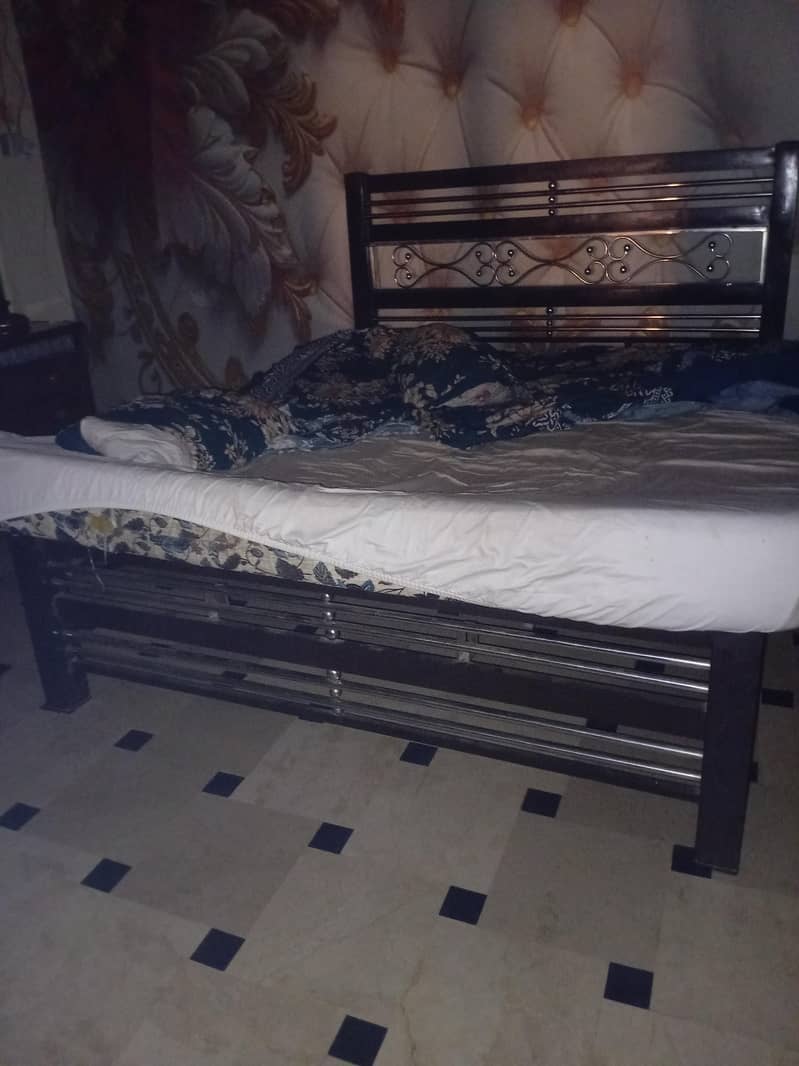 iron bed 1