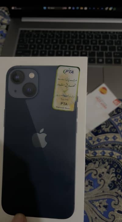 Apple iPhone 13