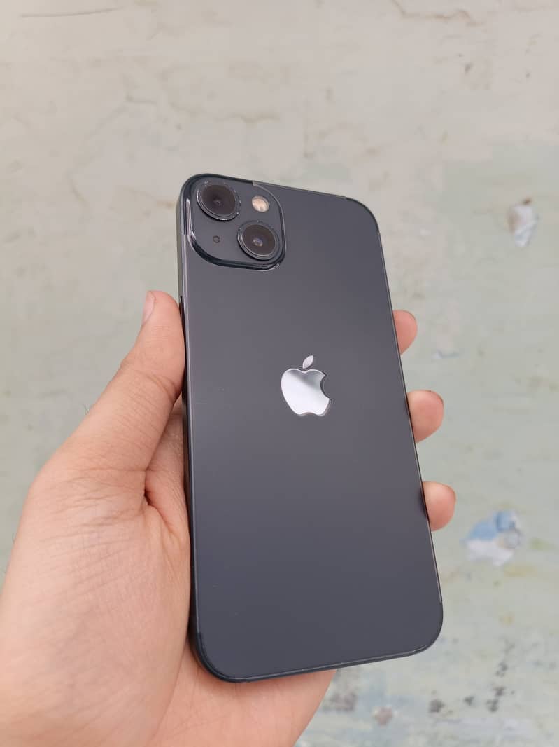 Apple iPhone 13 4