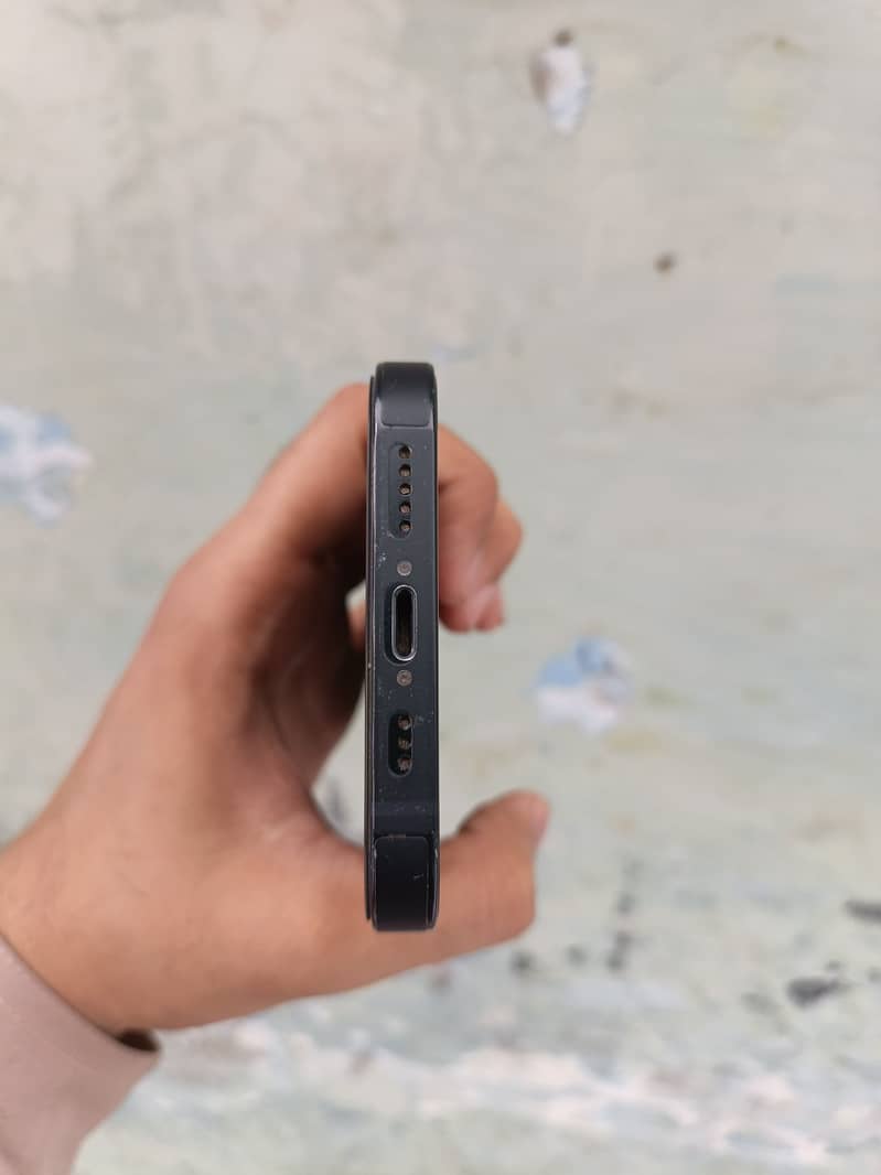 Apple iPhone 13 5