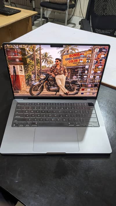 Apple MacBook Pro M1 Pro 14-inch 2021 | 16GB RAM | 1TB SSD | Silver