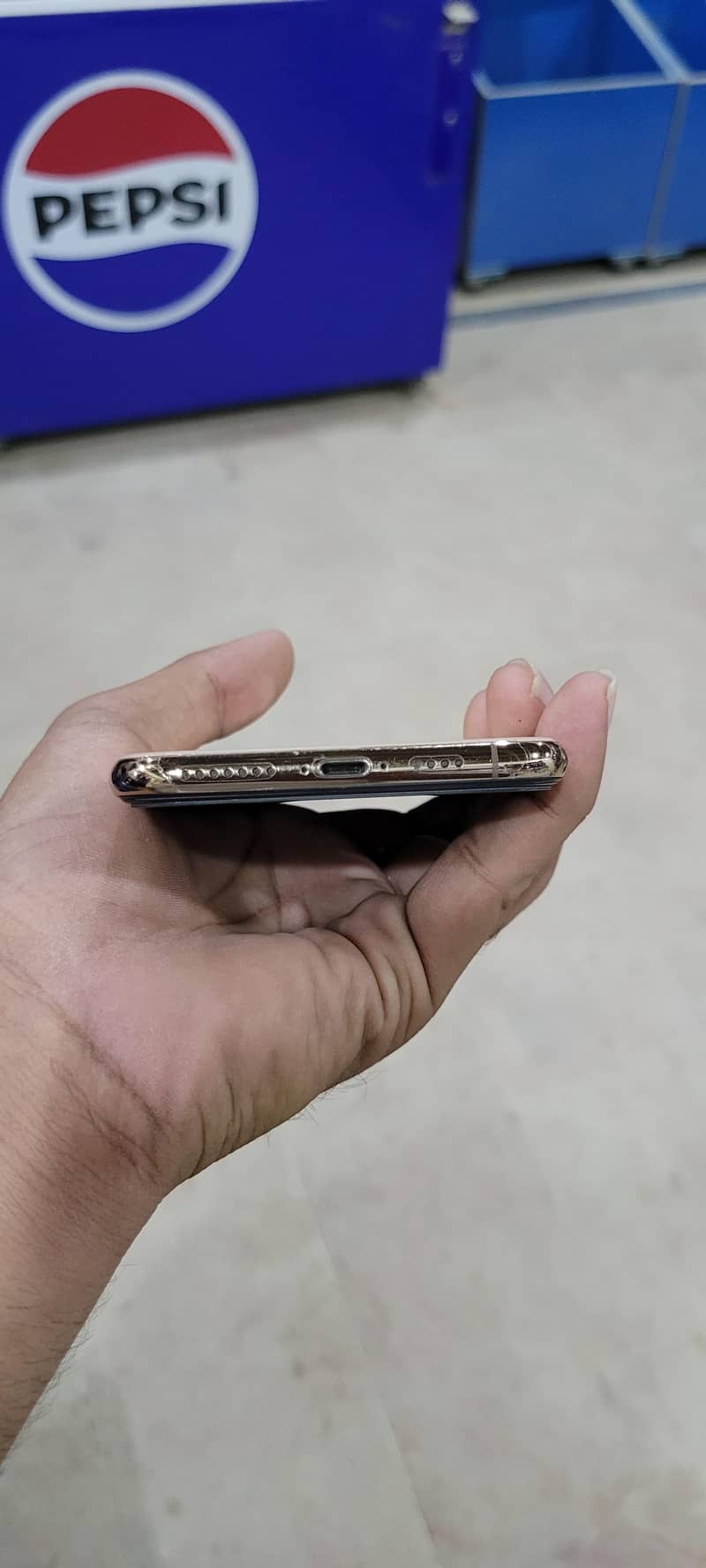 Apple iPhone XS Max 1
