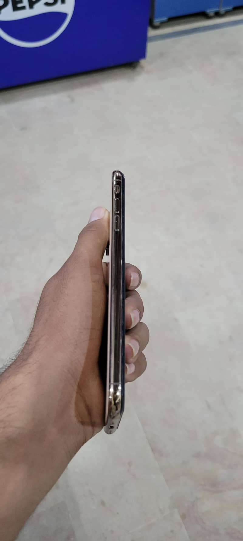 Apple iPhone XS Max 6