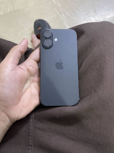 Apple iPhone 16