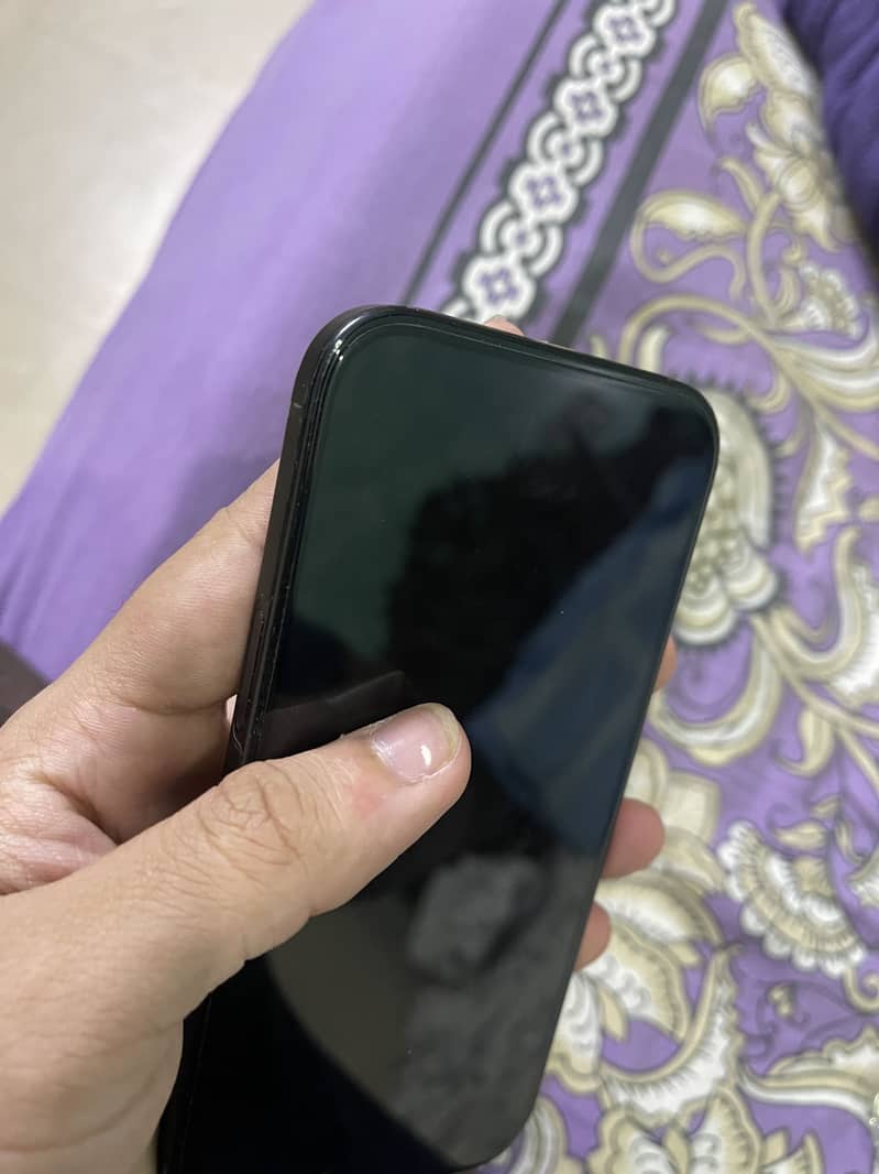 Apple iPhone 16 5