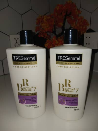 TRESemmé Biotin + Repair 7 Conditioner 700ml – 2 Bottles
