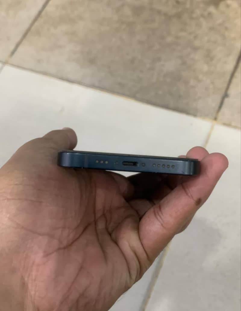 Apple iPhone 13 2