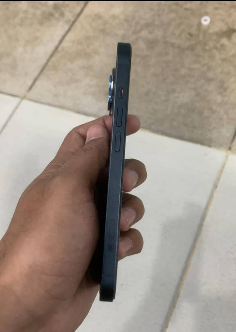 Apple iPhone 13 3