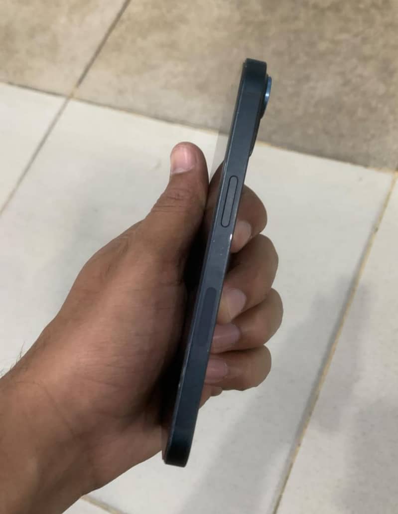 Apple iPhone 13 4