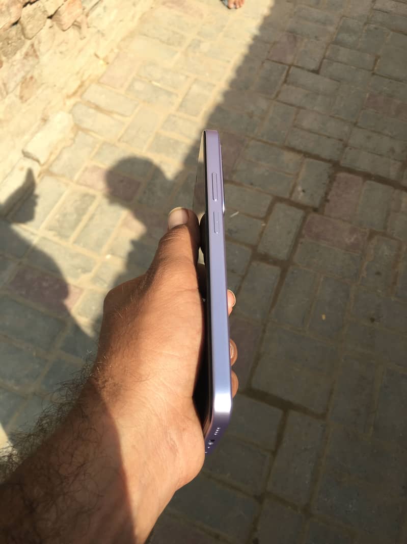 Realme C100 2