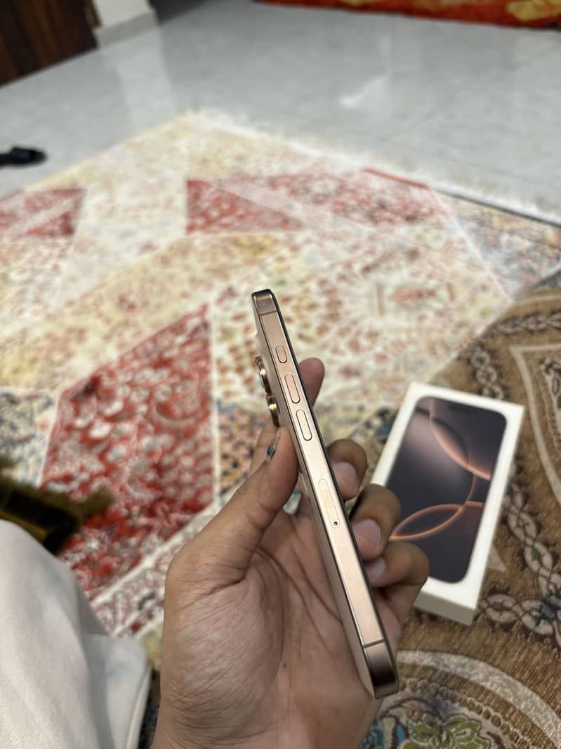 Apple iPhone 16 Pro 6