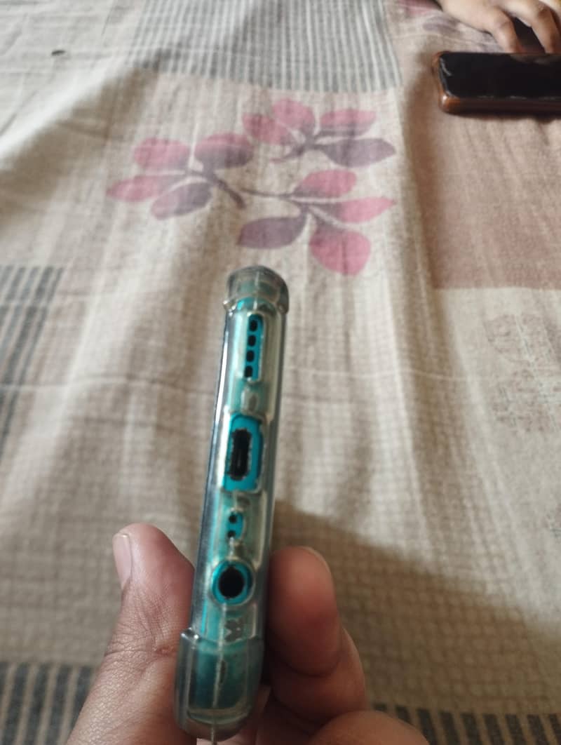 Realme 5i 1