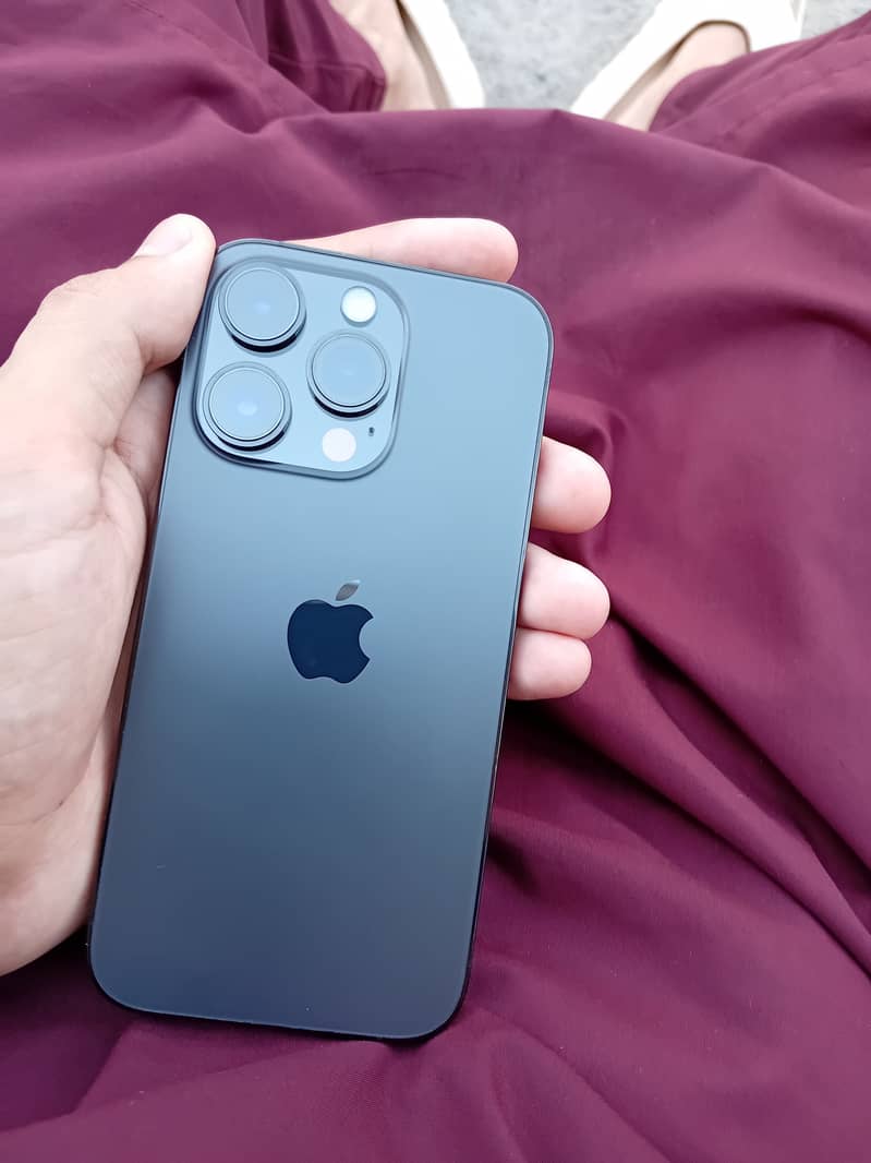 Apple iPhone 14 ProJv 3
