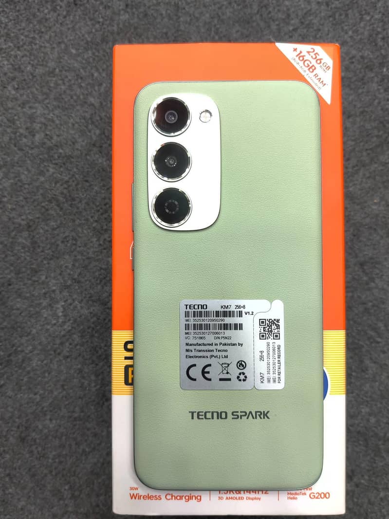 Tecno Spark 40 pro plus 4