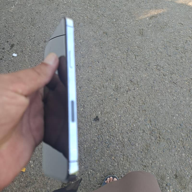 Apple iPhone 13 Pro Max 2