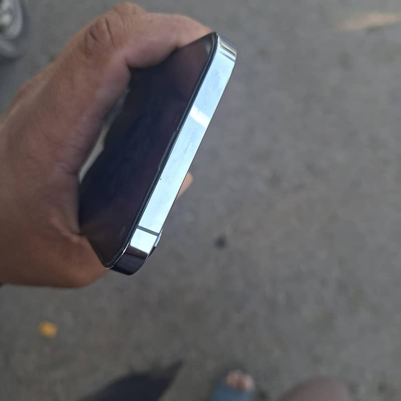 Apple iPhone 13 Pro Max 3