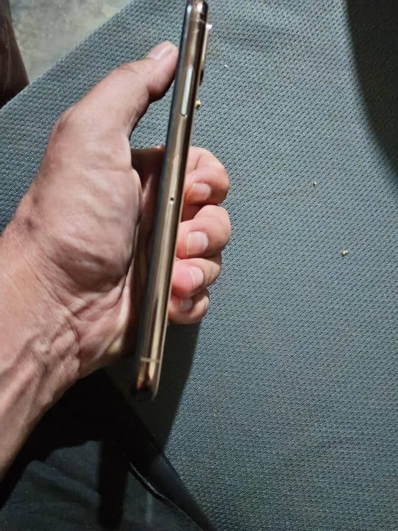 Apple iPhone XS 7