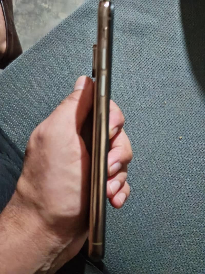 Apple iPhone XS 9