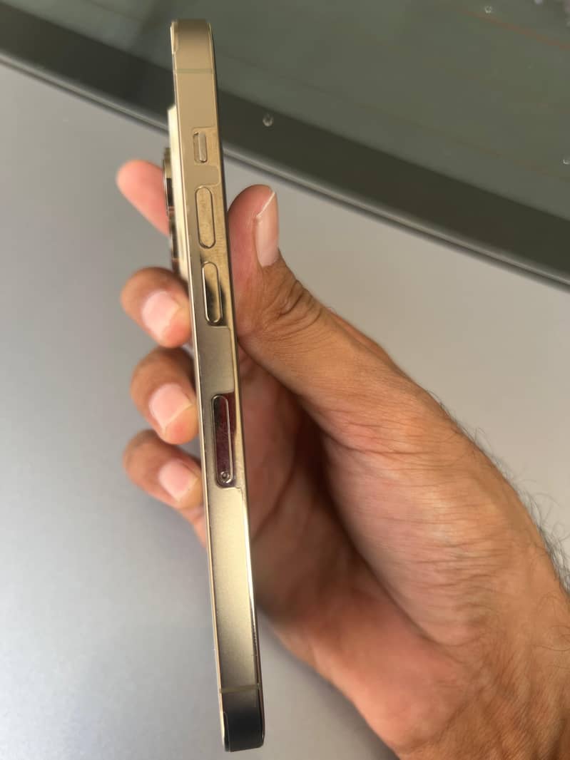 IPhone 14 Pro 4