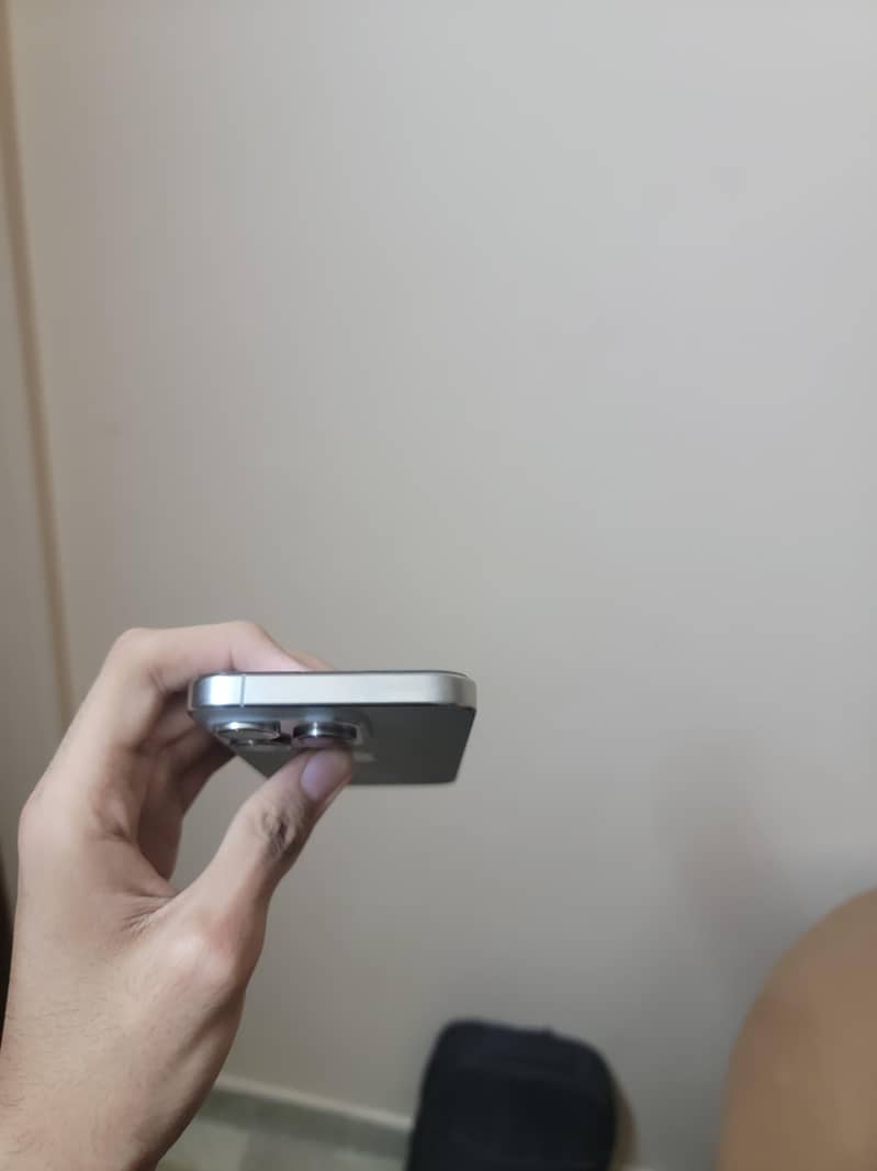 Apple iPhone 15 Pro 1