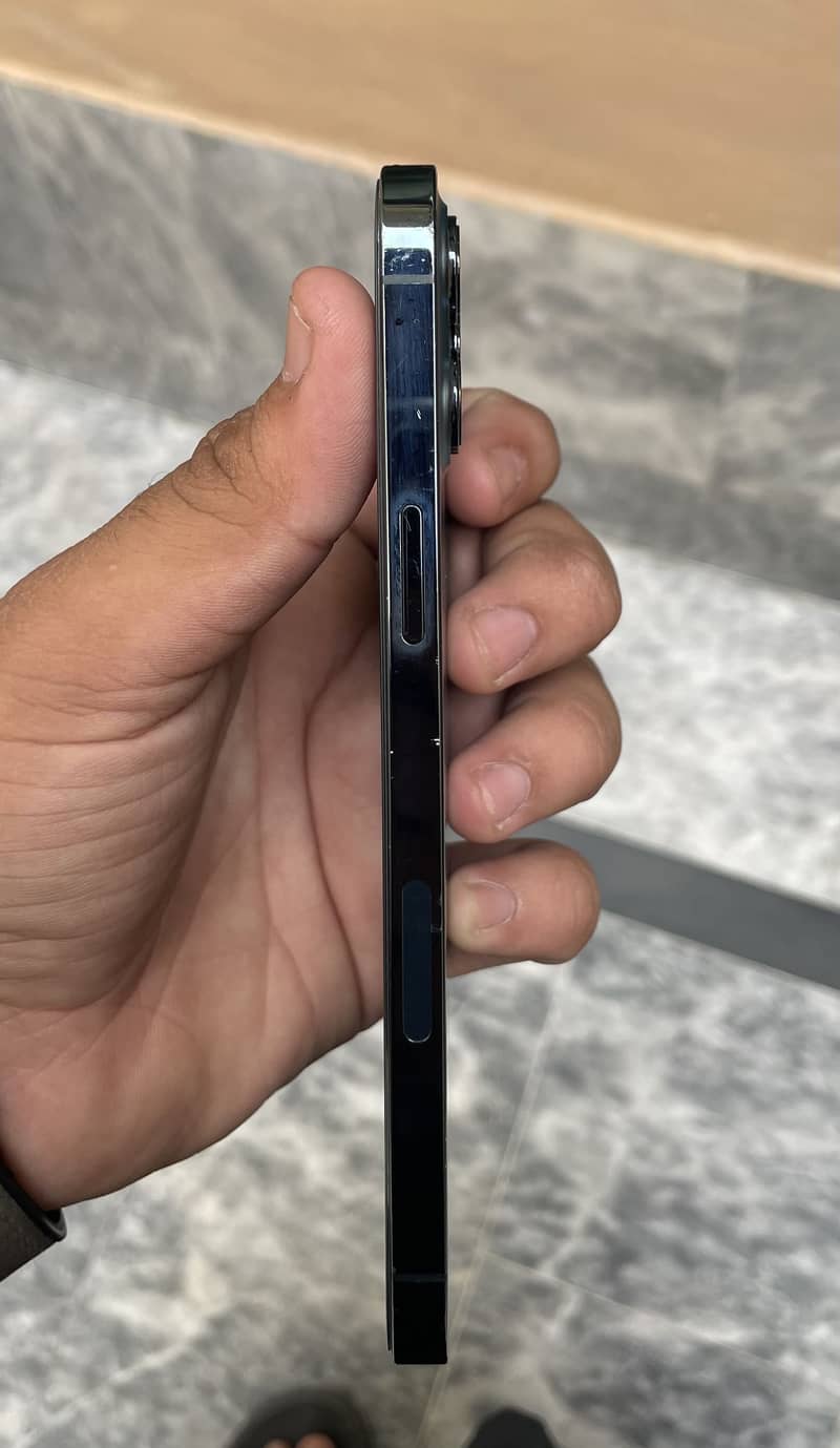 Apple iPhone 12 Pro Max 2