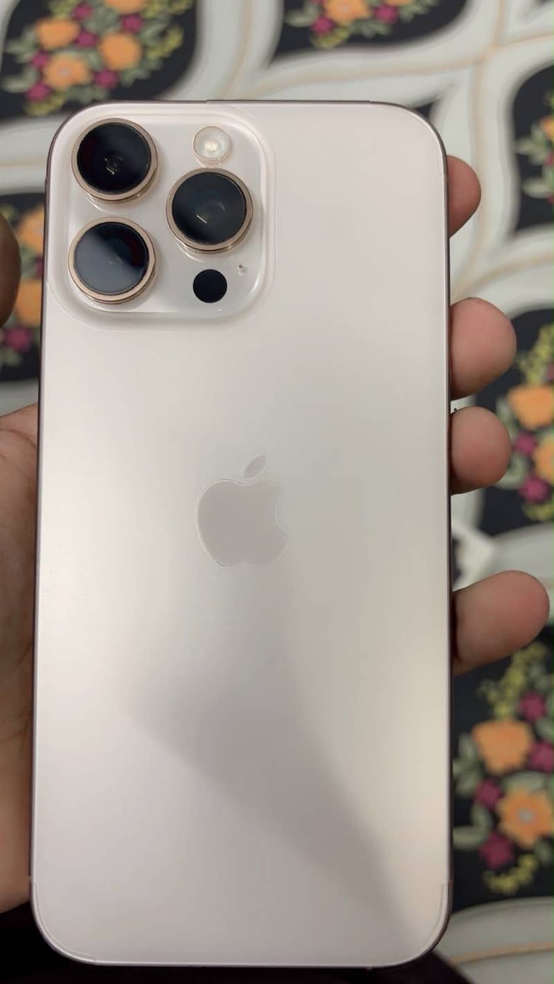 Apple iPhone 16 Pro Max 2
