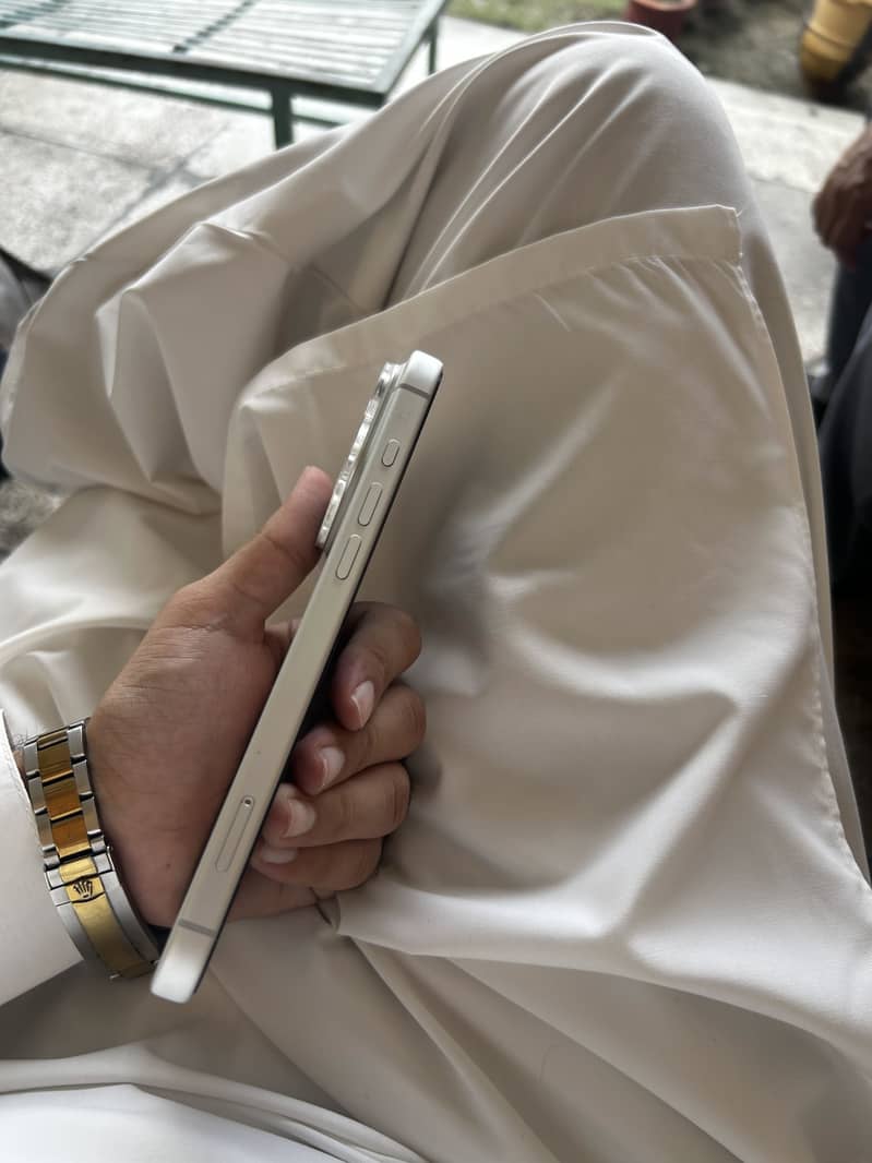 Apple iPhone 17 Pro Max 2