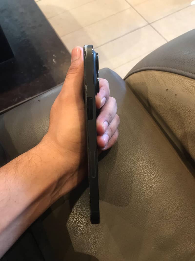 Apple iPhone 14 Pro Max 2