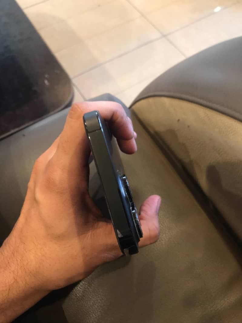 Apple iPhone 14 Pro Max 4