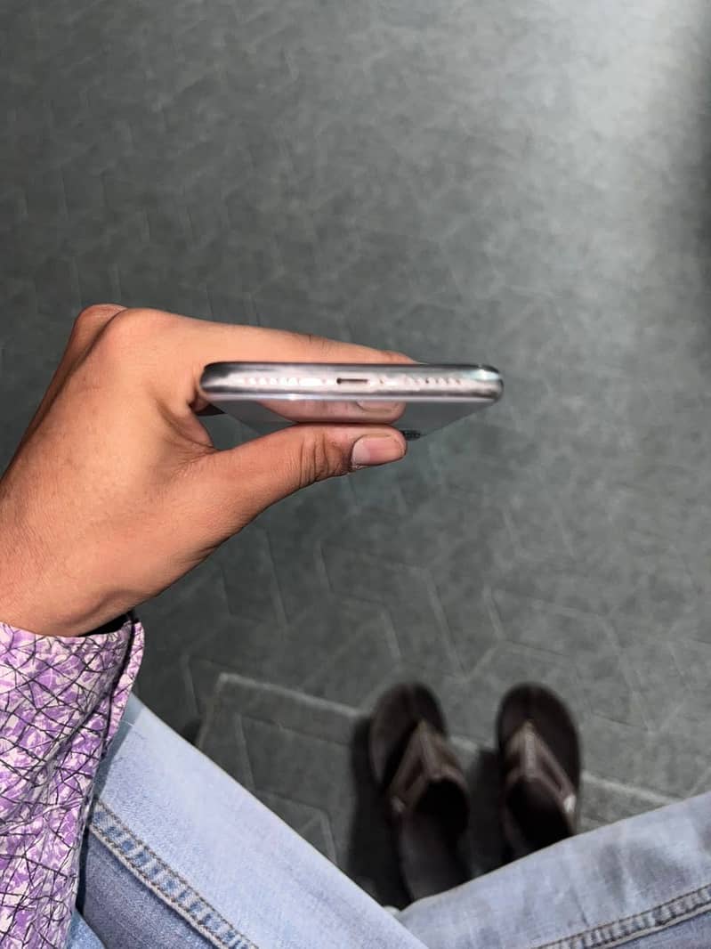 Apple iPhone X 3