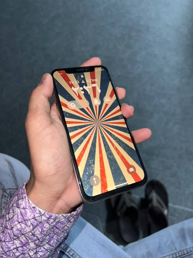 Apple iPhone X 4