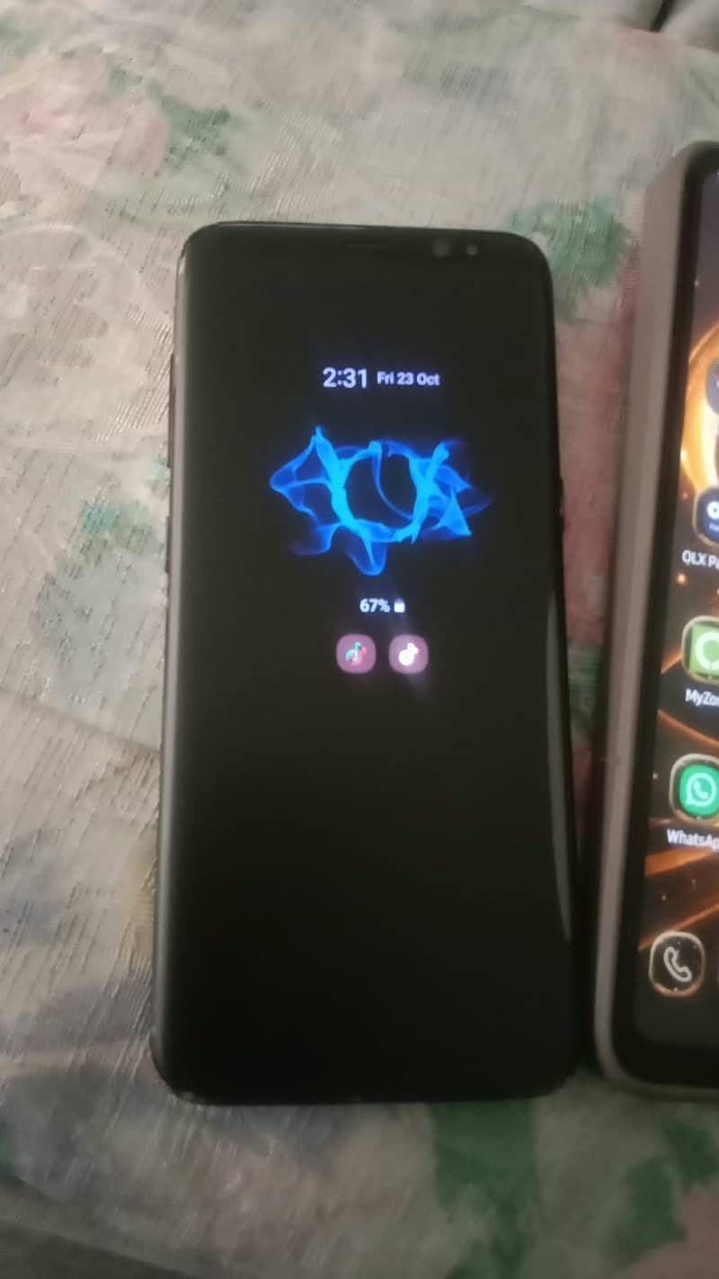 Samsung Mobile S8 1
