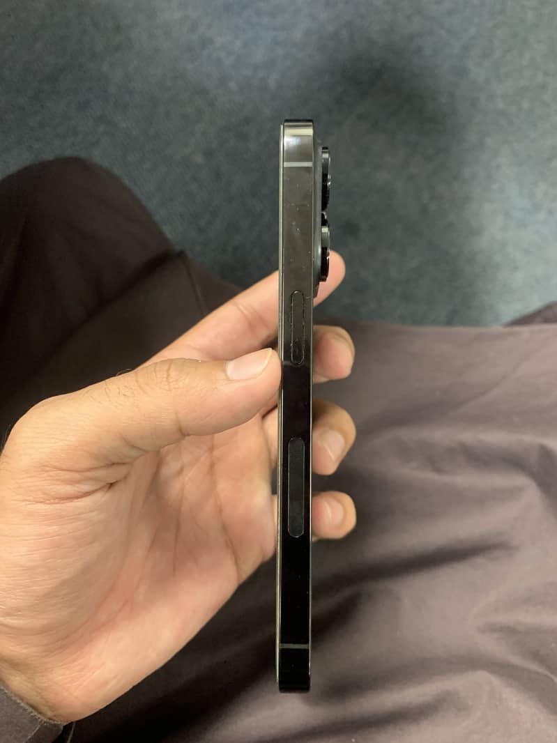 Apple iPhone 14 Pro 1